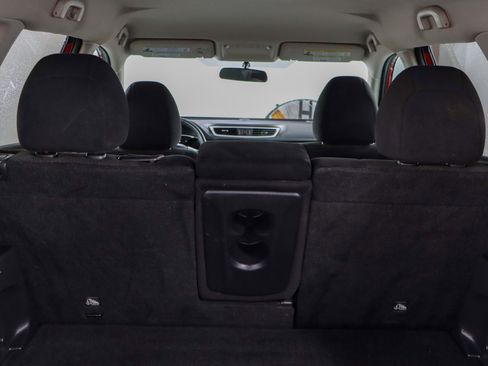 Used 2016 Nissan Rogue SV image 28