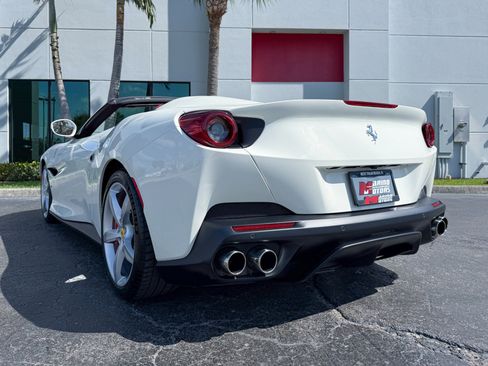 Used 2020 Ferrari Portofino image 15