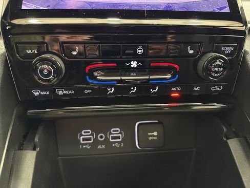 New 2025 Jeep Grand Cherokee L Limited w/ MOPAR Finishing Package image 37