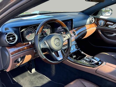 Used 2017 Mercedes-Benz E 400 4MATIC Wagon image 18