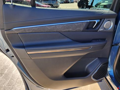 New 2026 Buick Enclave Avenir image 44