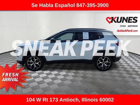Used 2025 Jeep Compass Limited AWD/4WD image 5