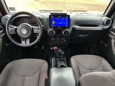 Used 2016 Jeep Wrangler Unlimited Sport AWD/4WD image 12