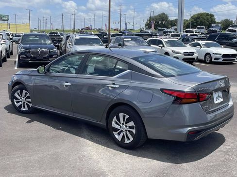 Used 2025 Nissan Altima 2.5 S FWD image 5