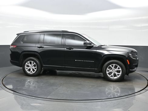 Used 2022 Jeep Grand Cherokee L Limited AWD/4WD image 10