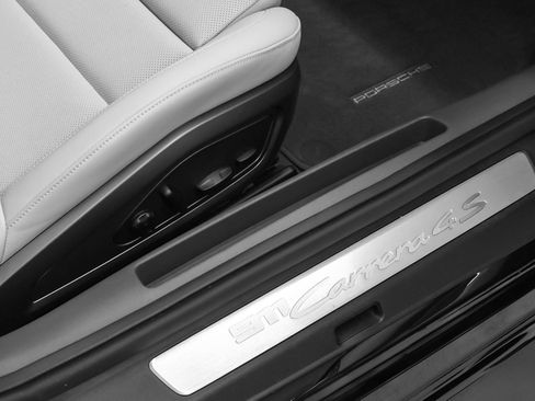 Certified 2021 Porsche 911 Carrera 4S image 27