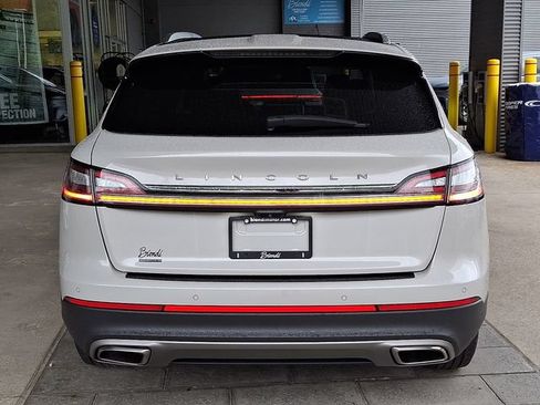 Used 2022 Lincoln Nautilus Reserve AWD/4WD image 5