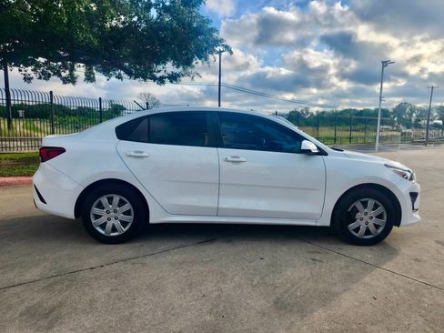 Used 2023 Kia Rio LX FWD image 2