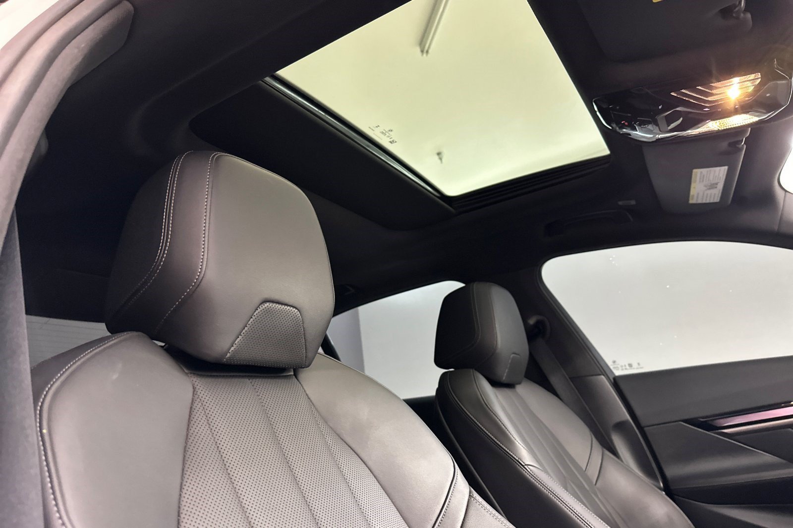 Used 2024 BMW i5 eDrive40i w/ M Sport Package RWD image 27