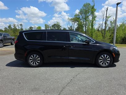 Used 2024 Chrysler Pacifica Limited