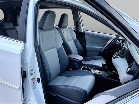 Used 2013 Toyota RAV4 Limited FWD image 9