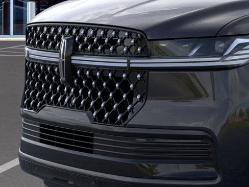 New 2025 Lincoln Navigator L Black Label AWD/4WD image 17