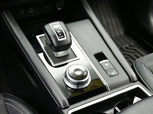 Used 2024 Mitsubishi Outlander SE image 8