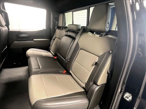Used 2022 Chevrolet Silverado 1500 ZR2 w/ Technology Package AWD/4WD image 15