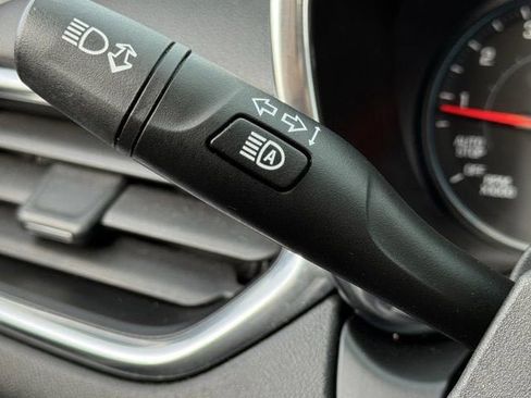 Used 2020 Chevrolet Equinox LT image 24