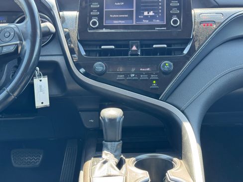Used 2021 Toyota Camry SE FWD image 15