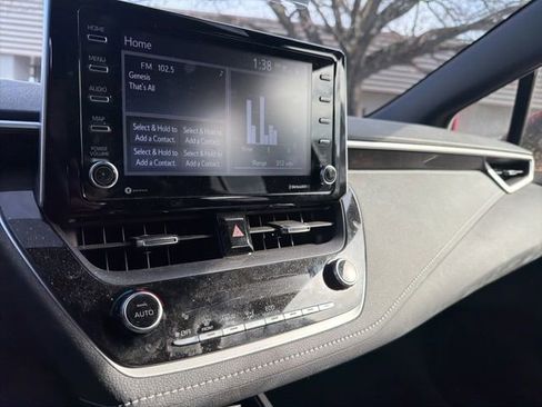 Used 2021 Toyota Corolla Hatchback image 19