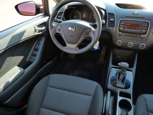 Used 2017 Kia Forte LX FWD image 9