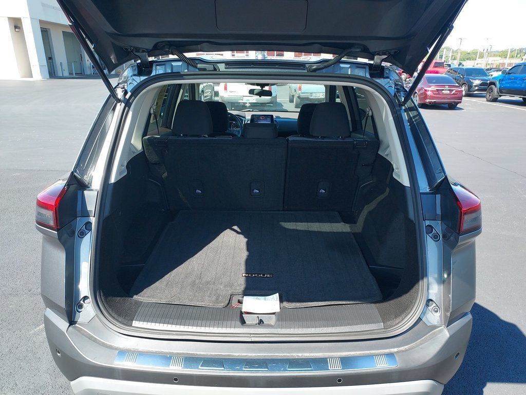 Used 2022 Nissan Rogue SV AWD/4WD image 9