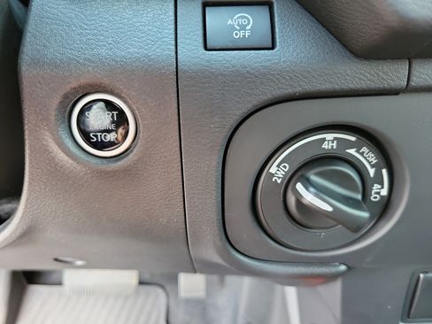 Used 2025 Nissan Frontier PRO-4X AWD/4WD image 20