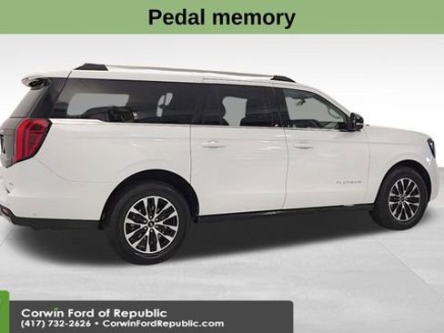 Certified 2025 Ford Expedition Max Platinum image 9