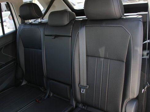 Used 2023 Volkswagen Tiguan SE image 26