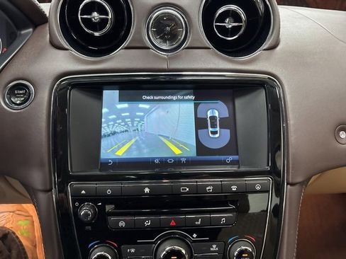 Used 2016 Jaguar XJ L Portfolio image 20