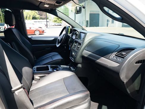 Used 2017 Dodge Grand Caravan GT FWD image 24