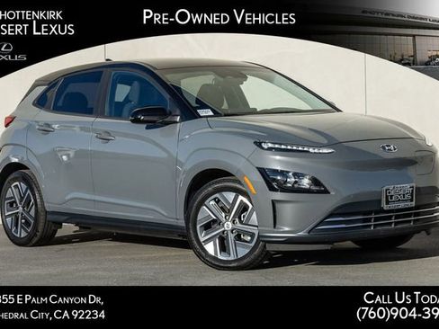 Used 2023 Hyundai Kona SE image 1