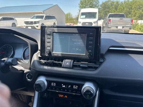 Used 2019 Toyota RAV4 XLE FWD image 15
