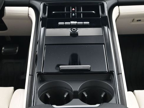 Certified 2026 Porsche Panamera image 10