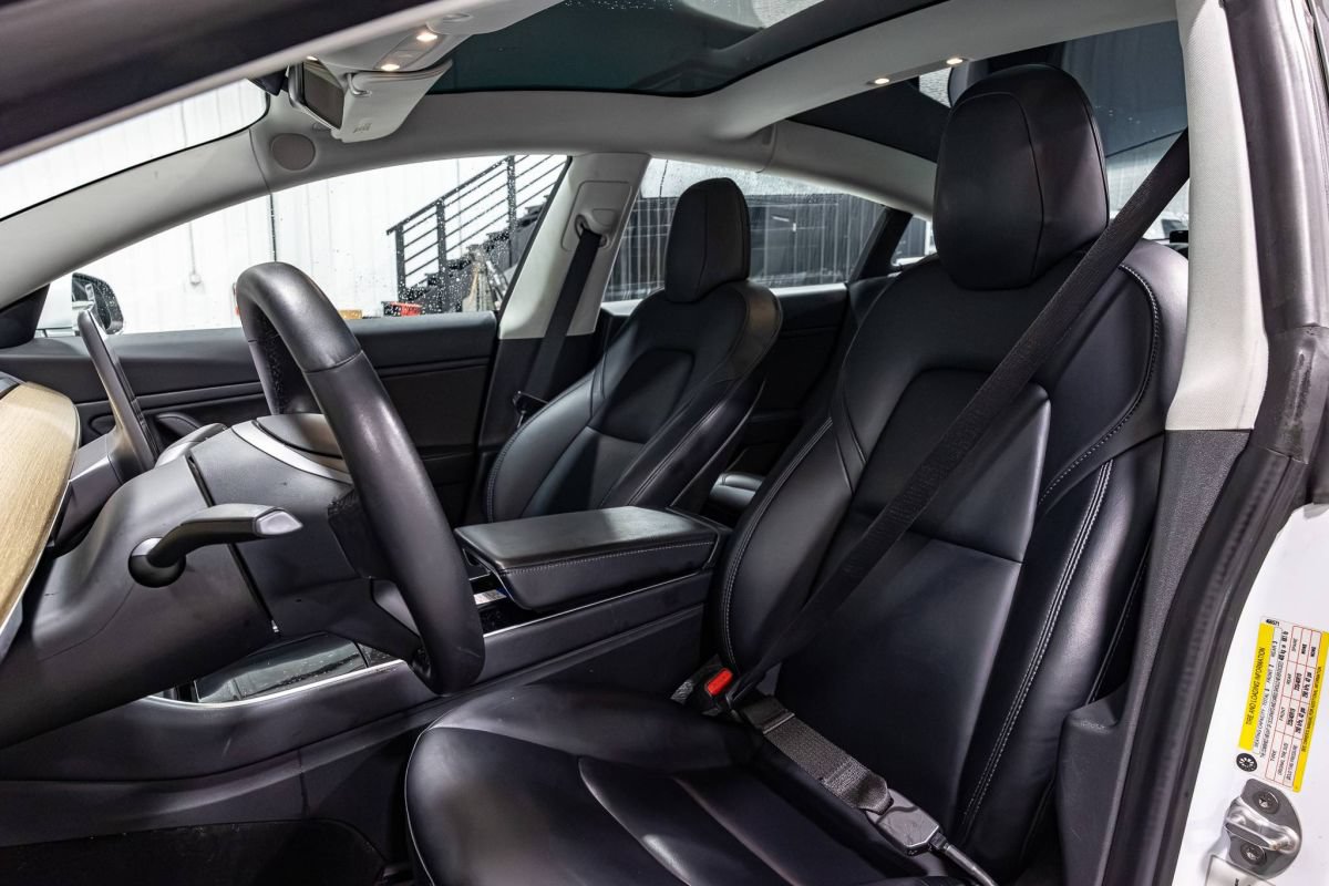 Used 2019 Tesla Model 3 Mid Range RWD image 9