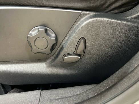 Used 2020 Ford EcoSport SE w/ SE Convenience Package image 19