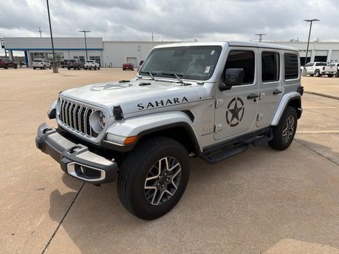 Used 2024 Jeep Wrangler Sahara image 14
