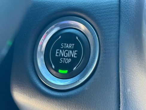 Used 2023 GMC Yukon XL SLT image 27