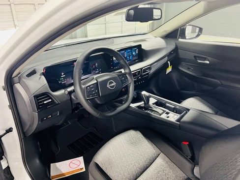 New 2026 Nissan Sentra SV w/ SV Convenience Package FWD image 19