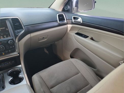 Used 2017 Jeep Grand Cherokee Laredo w/ Quick Order Package 23E image 14