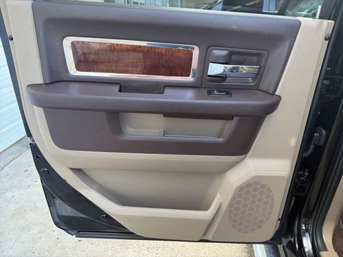 Used 2011 RAM 1500 Laramie image 18