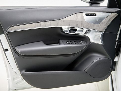 Certified 2023 Volvo XC90 T8 Ultimate w/ Lounge Package image 8