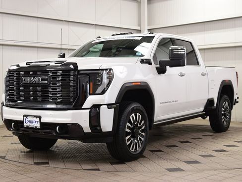 Used 2024 GMC Sierra 3500 Denali Ultimate image 3