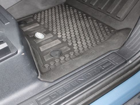 Used 2024 Land Rover Defender 110 S image 54