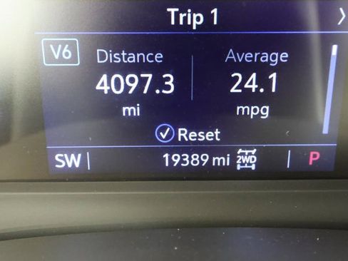 Used 2025 Cadillac XT5 Premium Luxury image 14