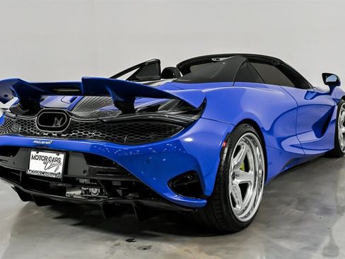 Used 2024 McLaren 750S Spider RWD image 12