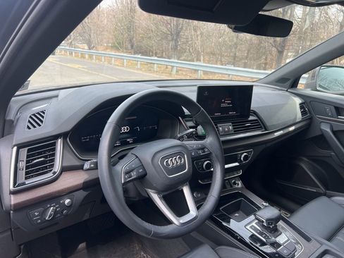 Used 2023 Audi Q5 2.0T Prestige w/ Prestige Package image 5