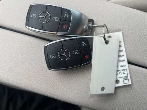 Used 2025 Mercedes-Benz GLA 250 4MATIC image 38