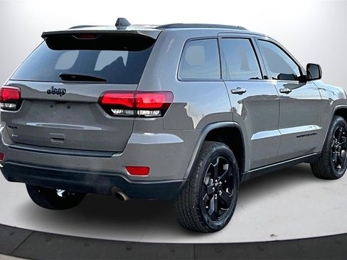 Used 2019 Jeep Grand Cherokee Laredo image 9