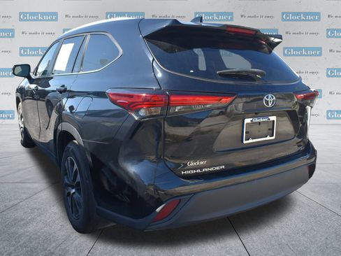 Used 2023 Toyota Highlander XLE image 7