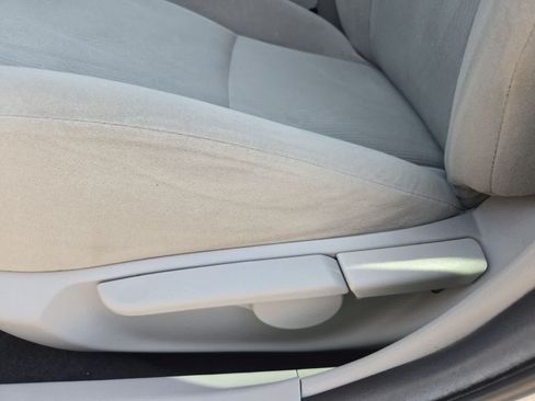 Used 2013 Toyota Corolla LE FWD image 15