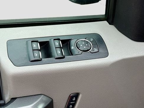 Used 2017 Ford F150 XLT image 17