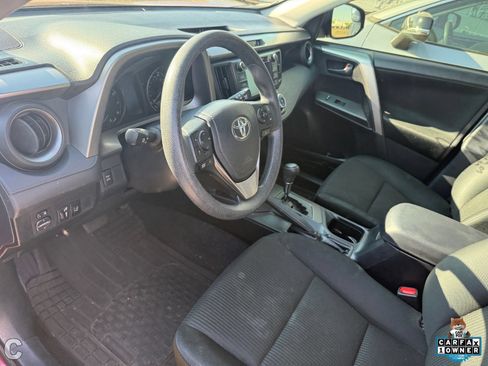 Used 2018 Toyota RAV4 LE w/ Carpet Mat Package AWD/4WD image 14